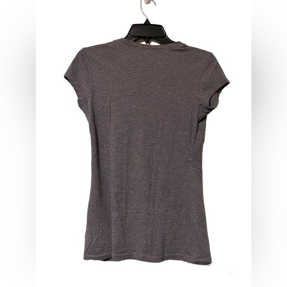 Guess Logo Felt Labeled Deep V-Neck Charcoal Grey Fitted T-Shirt - Picture 2 of 4